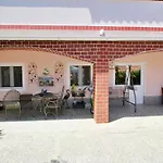 >renata By Interhome Appartamento Šilo